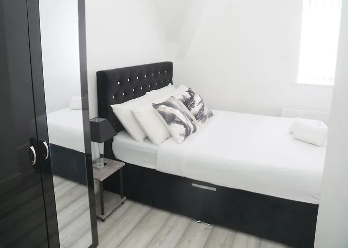 Affordably Elegant Close To Coop Live, Etihad Stadium And Centre