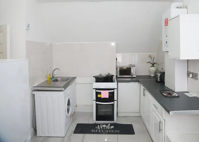 Affordably Elegant Close To Coop Live, Etihad Stadium And Centre