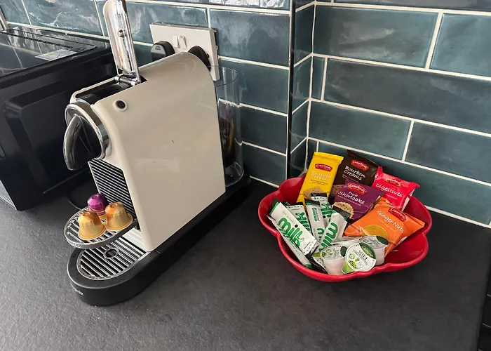 펜션 Levenshulme House - 2 Bedroom - Sleeps 6 - Free Parking & Wifi