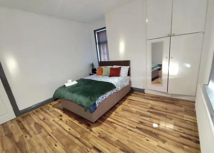 Double-bedroom In The Heart Of Harpurhey A4 Perfect For Short Konukevi