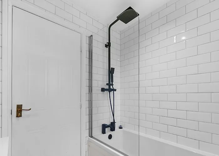 Vakantiehuis Stylish 3 Bedroom House Free Parking *