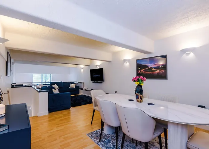 Apartment Stunning Duplex In Manchester, Workspace For Professionals