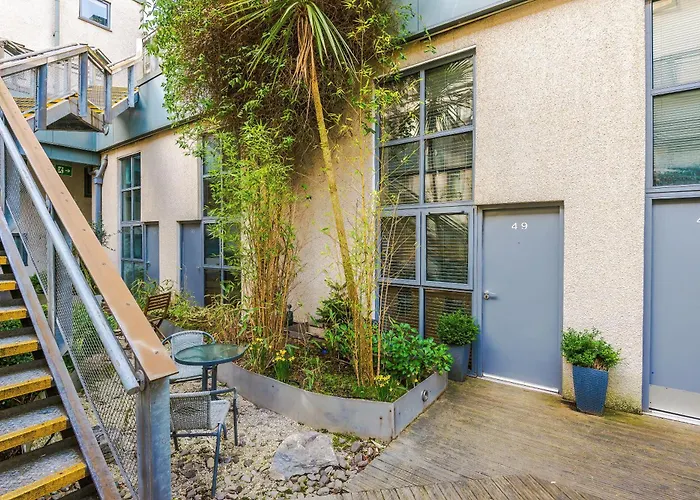 Stunning Duplex In Manchester, Workspace For Professionals Apartment