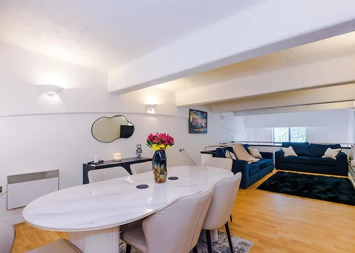 Stunning Duplex In Manchester, Workspace For Professionals * Manchester