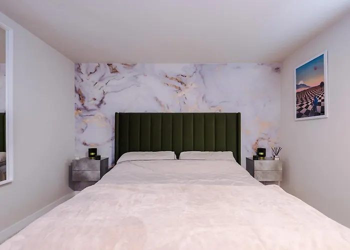 Stunning Duplex In Manchester, Workspace For Professionals Manchester