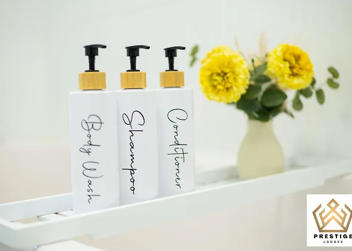 - Centre - Parking - Full Kitchen - M60 Feriehus