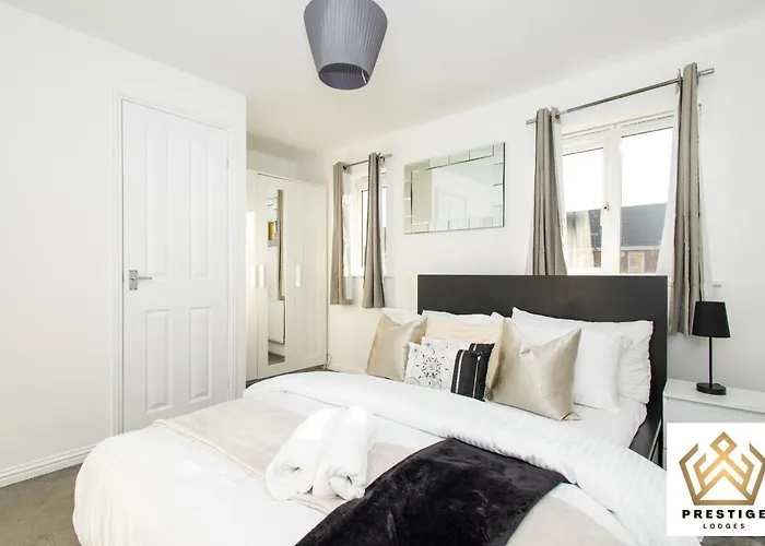 - Centre - Parking - Full Kitchen - M60 Feriehus Manchester