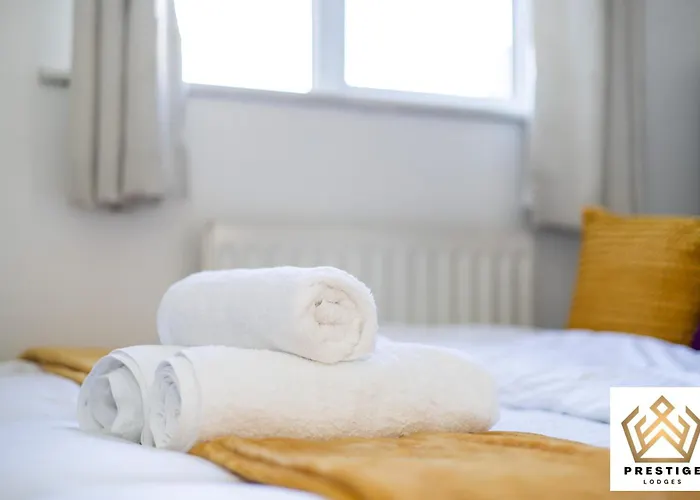 Holiday home - Centre - Parking - Full Kitchen - M60 Manchester