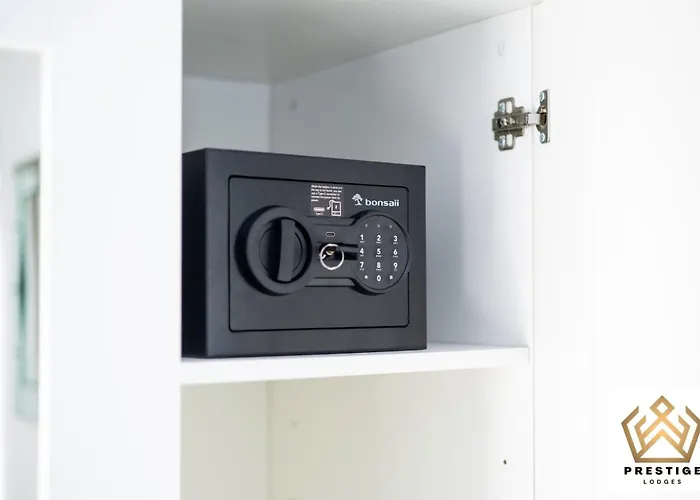 - Centre - Parking - Full Kitchen - M60 Feriehus