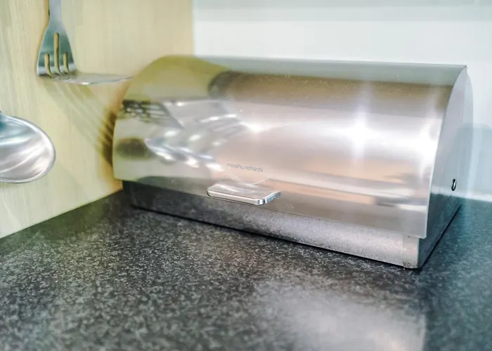 Lägenhet Stunning Townhouse In Salford, Free Parking, Pool Table, Table Tennis, 4bedrooms *