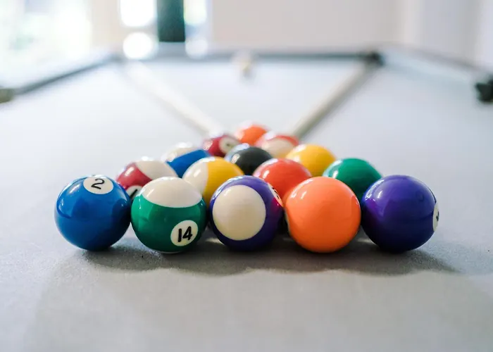 Stunning Townhouse In Salford, Free Parking, Pool Table, Table Tennis, 4bedrooms * 맨체스터