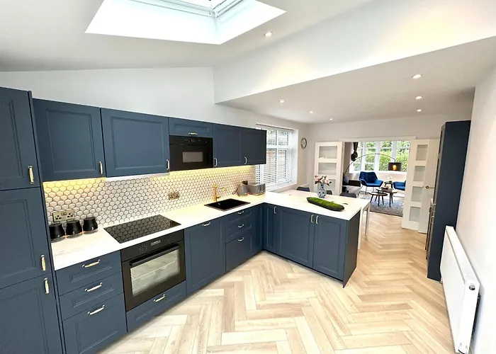 Bright 5 Bedroom House In Didsbury, * Manchester