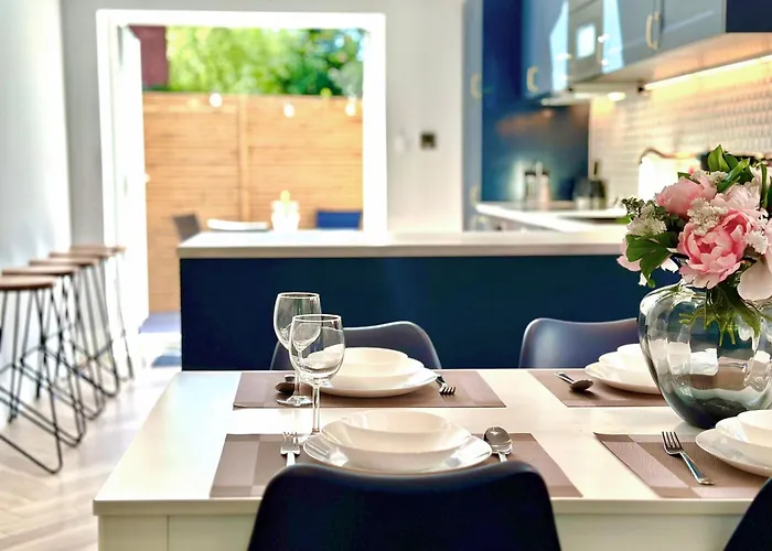 Tatil Evi Bright 5 Bedroom House In Didsbury,