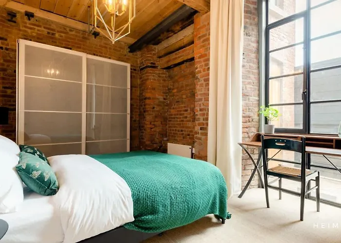 Africana At The Heim Daire