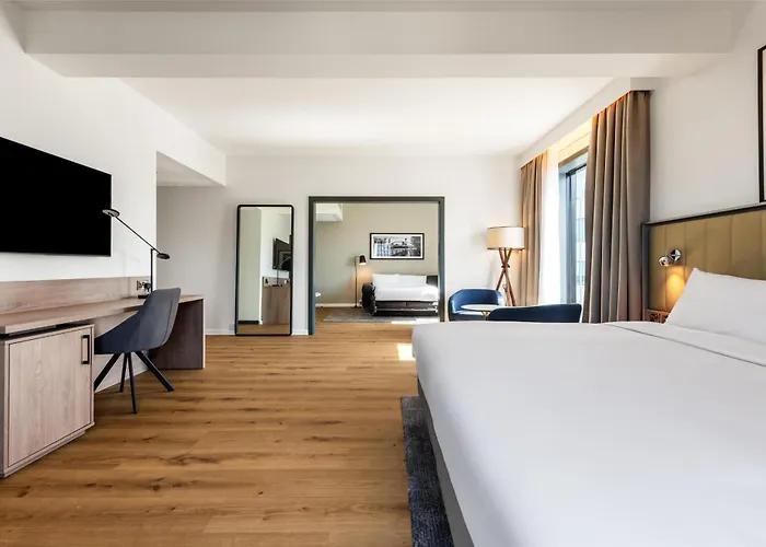 Radisson Centre, A Verified Net Zero מלון מנצ'סטר