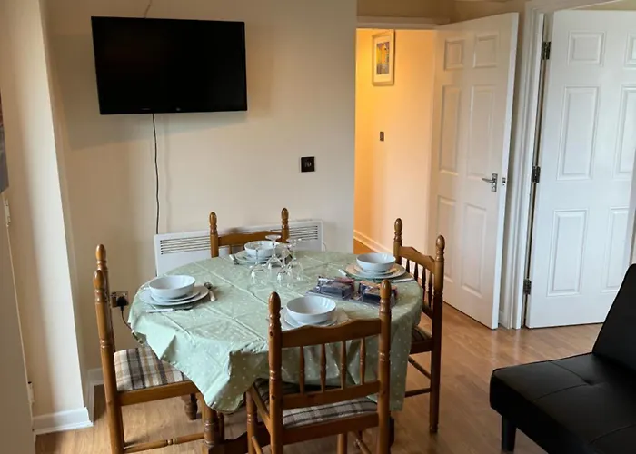 Modern, Quiet, Sleeps 10, Parking, Etihad, Coop Live, Manchester マンチェスター