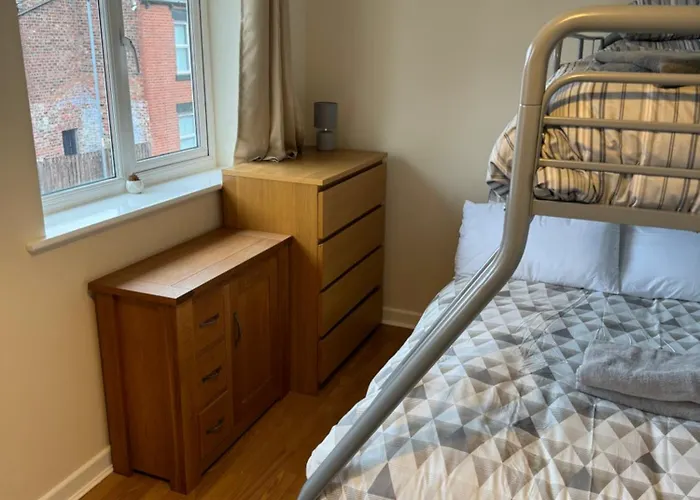 アパート Modern, Quiet, Sleeps 10, Parking, Etihad, Coop Live, Manchester *