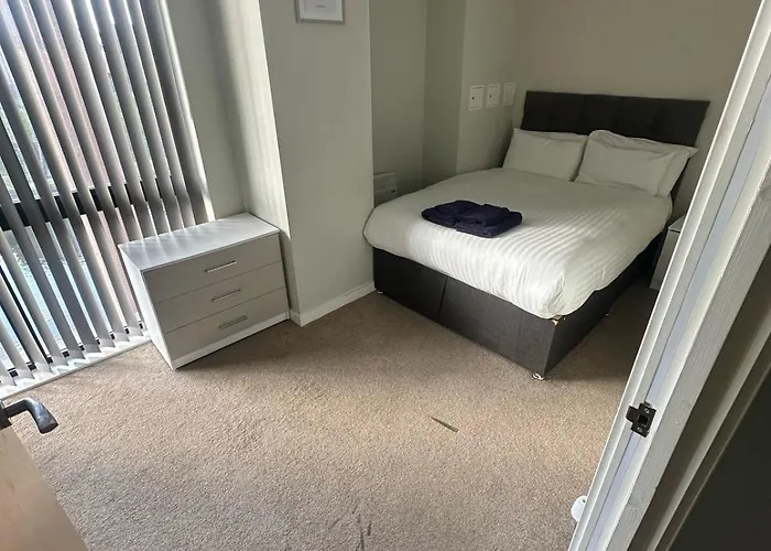 Beehosting Adelphi Wharf Aparthotel 4*