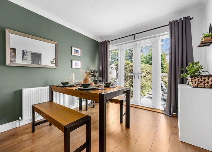 3 Bed Stockport By Superhost