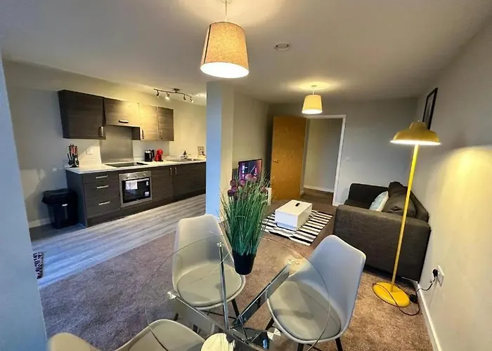 Beehosting Adelphi Wharf Apartahotel 4*