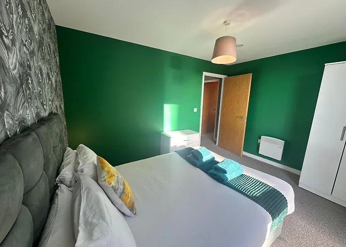 Apartahotel Beehosting Adelphi Wharf 4*