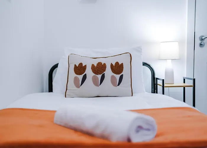 Bright & Comfy 4-bedroom House 10 Mins To By Rest&recharge * マンチェスター