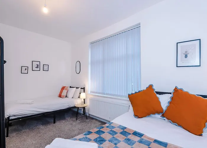 Bright & Comfy 4-bedroom House 10 Mins To By Rest&recharge マンチェスター