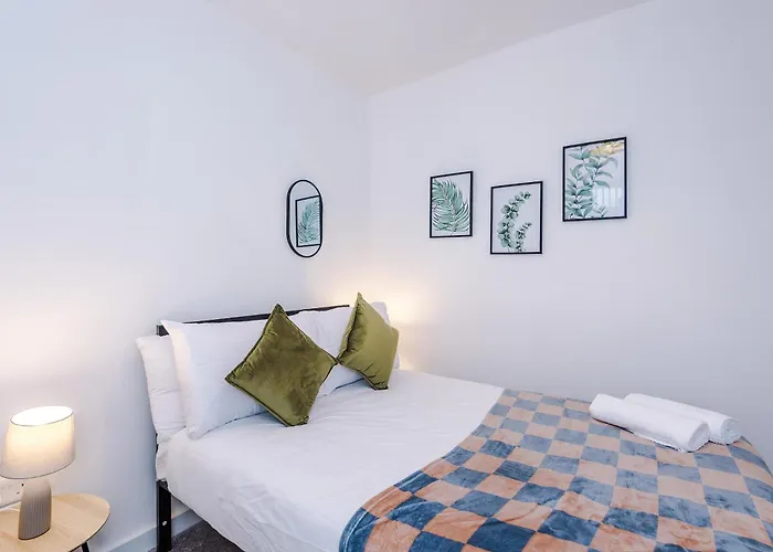 別荘 Bright & Comfy 4-bedroom House 10 Mins To By Rest&recharge マンチェスター