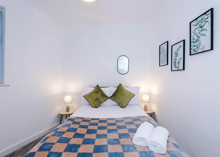 Bright & Comfy 4-bedroom House 10 Mins To By Rest&recharge 別荘 *