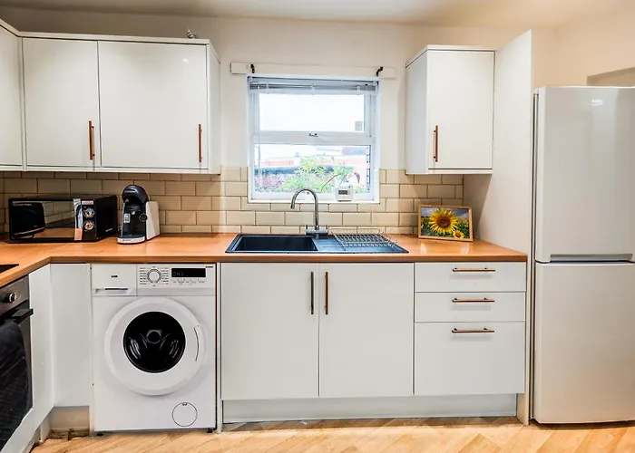 Newly Furnished Cosy 3 Bed 20mins From Center Lejlighed Manchester