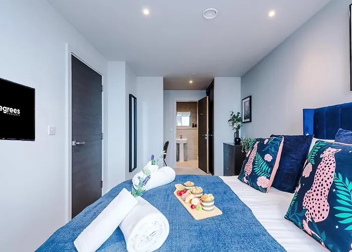 Апартаменты Stunning New 2-bed Flat In Perfect For Couples