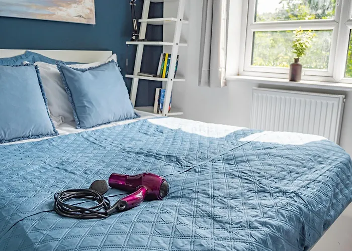 Chic Riverside Retreat Salford 4bd Free Parking * 曼彻斯特