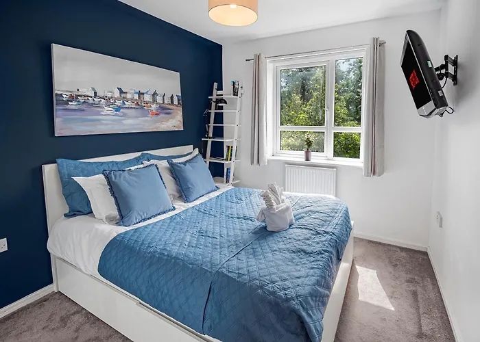 Chic Riverside Retreat Salford 4bd Free Parking