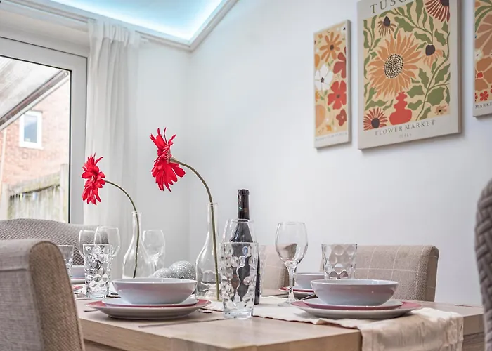 Chic Riverside Retreat Salford 4bd Free Parking בית נופש