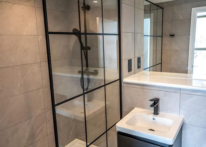 Apartment Stunning 2 Bedroom In *