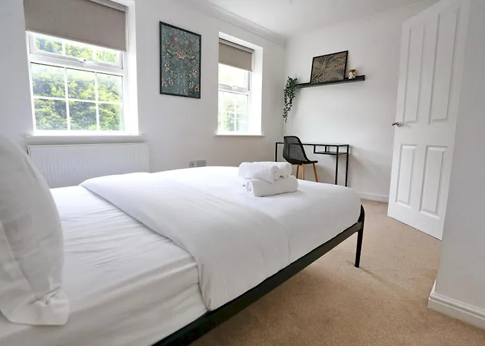 בית נופש Pass The Keys Stylish House With Balcony Close To Ao Arena