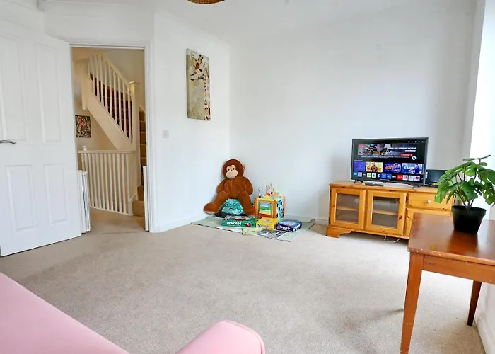 Pass The Keys Stylish House With Balcony Close To Ao Arena Manchester