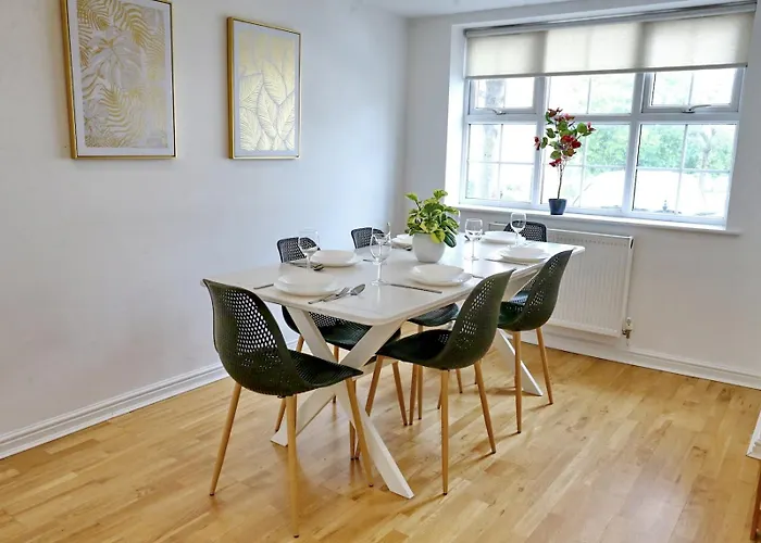 בית נופש Pass The Keys Stylish House With Balcony Close To Ao Arena *