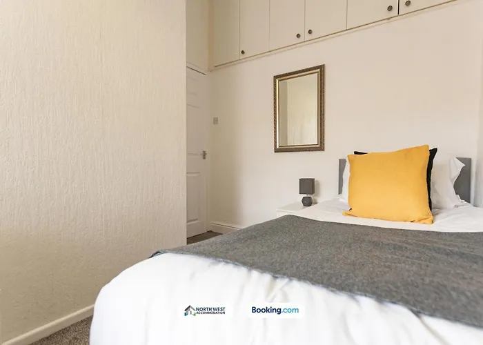 Newly Refurbished 2-bedroom House In Ideal For Contractors With Free Parking & Wifi Casa de Férias *