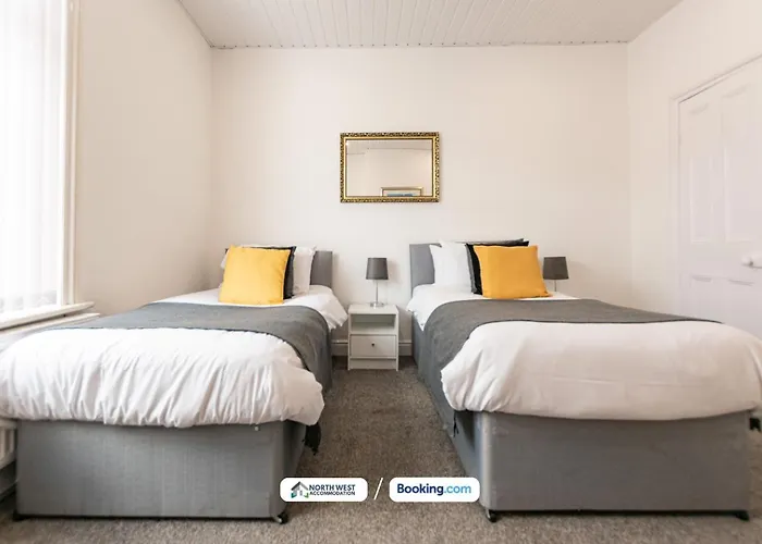 Casa de Férias Newly Refurbished 2-bedroom House In Ideal For Contractors With Free Parking & Wifi Manchester