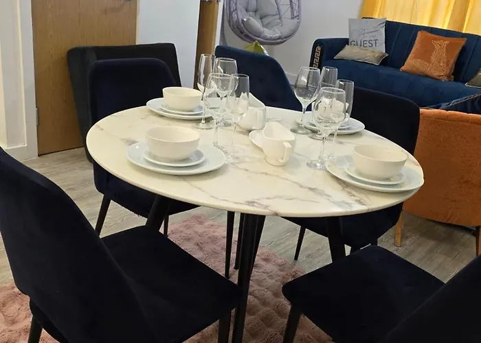 Mega7 Spacious 2bedroom Apartment, 2 Bathrooms, Balcony And Free Parking