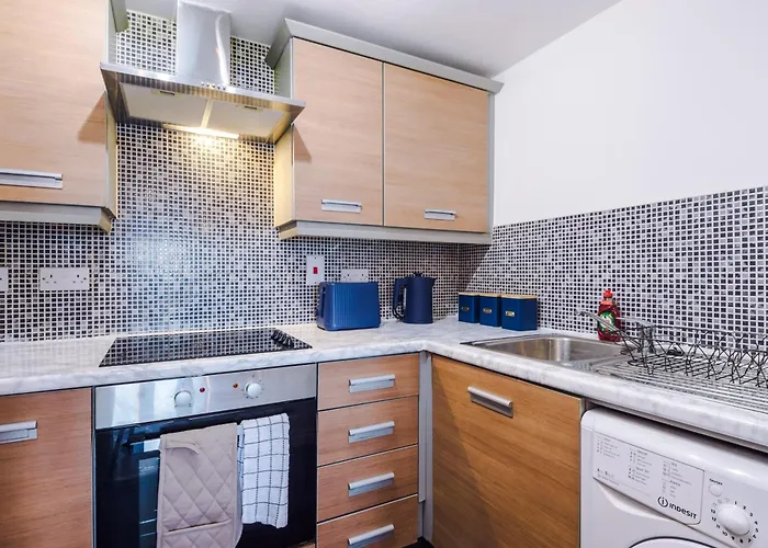 Salford Urban Haven By Parydise - Modern & Chic 2br Retreat - Sleeps 6 - Perfect For Business Or Work *