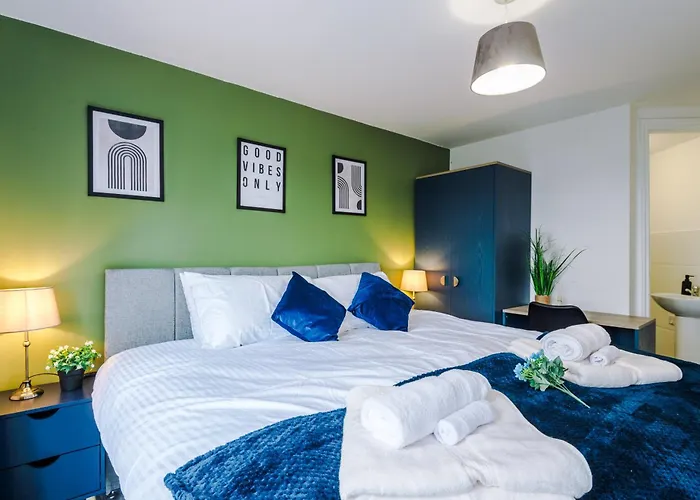 Salford Urban Haven By Parydise - Modern & Chic 2br Retreat - Sleeps 6 - Perfect For Business Or Work Mánchester