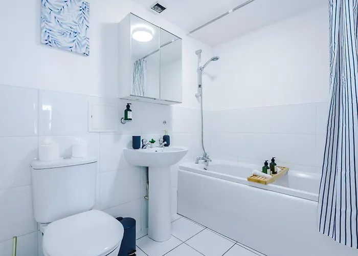 Salford Urban Haven By Parydise - Modern & Chic 2br Retreat - Sleeps 6 - Perfect For Business Or Work Apartamento