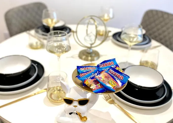 Luxe 2 Bed - Water View And Parking דירה