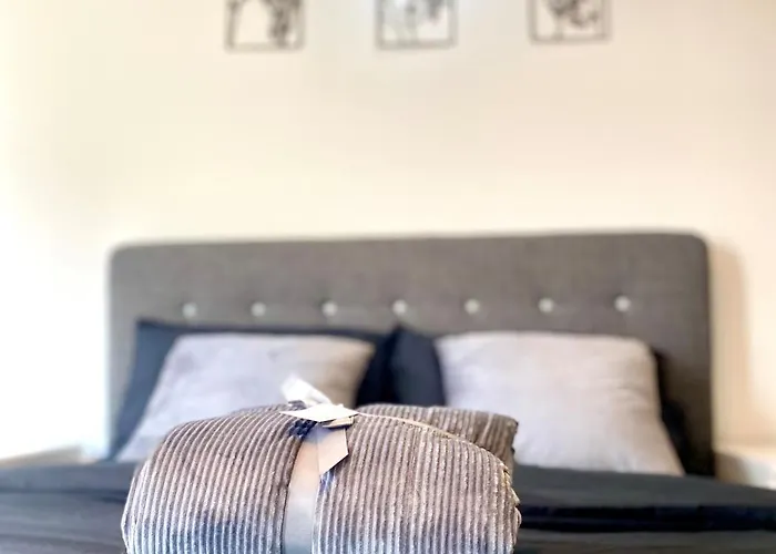 Luxe 2 Bed - Water View And Parking * מנצ'סטר