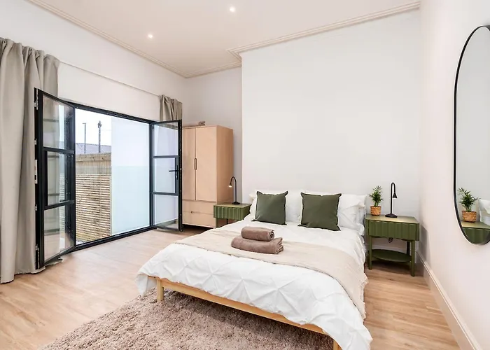 6-bedroom, 6-bathroom Contractor Σπίτι διακοπών