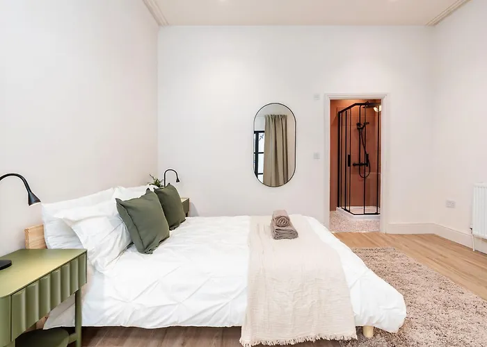 Σπίτι διακοπών 6-bedroom, 6-bathroom Contractor