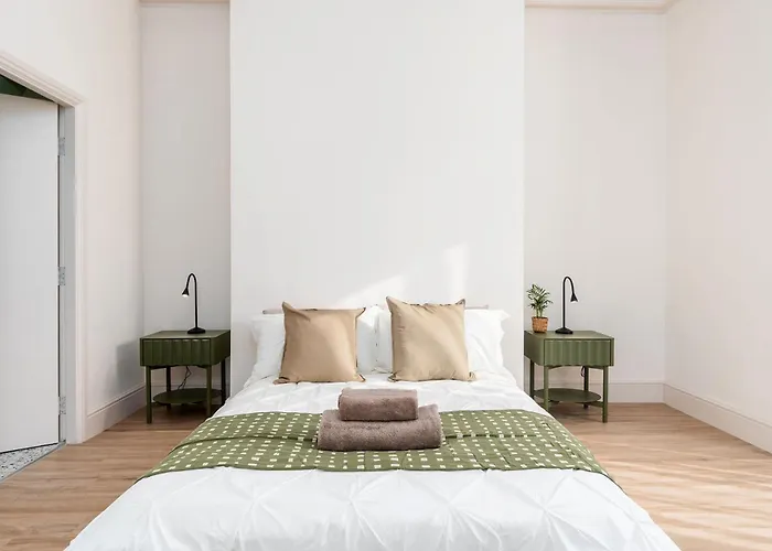 Σπίτι διακοπών 6-bedroom, 6-bathroom Contractor *