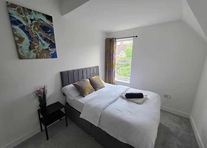 Bright, Modern & Comfortable 2-bedroom מנצ'סטר